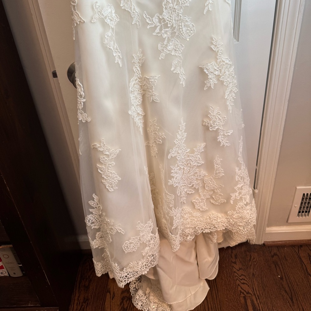 Maggie Sottero Wedding Gown - Picture 4 of 7